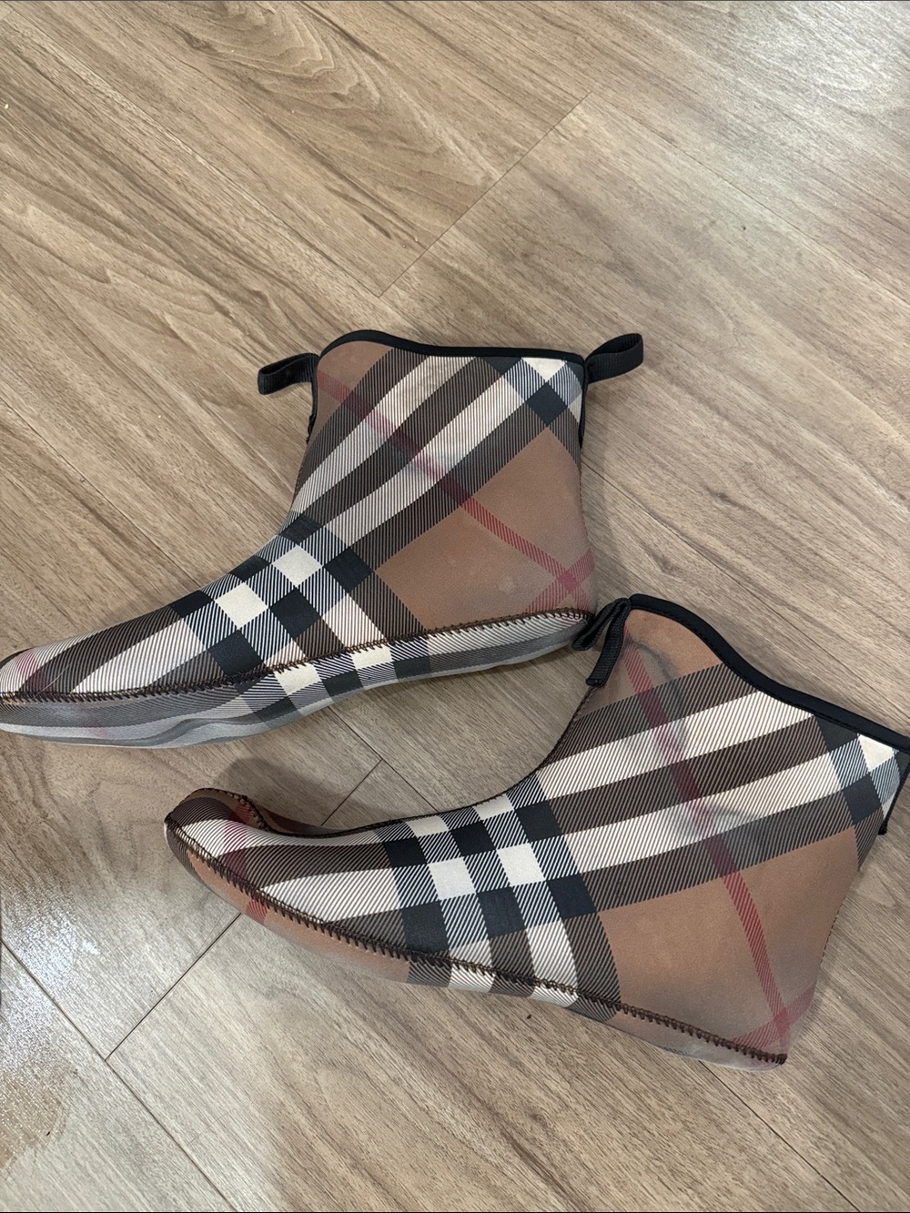 Burberry rain boots - Picture 3 of 5